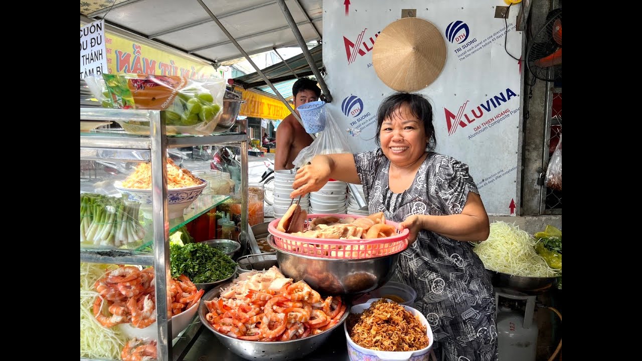 KHỦNG KHIẾP giật mình với mâm gỏi đu tủ tôm lột chà bá, tai heo, mắm nêm của chị Út