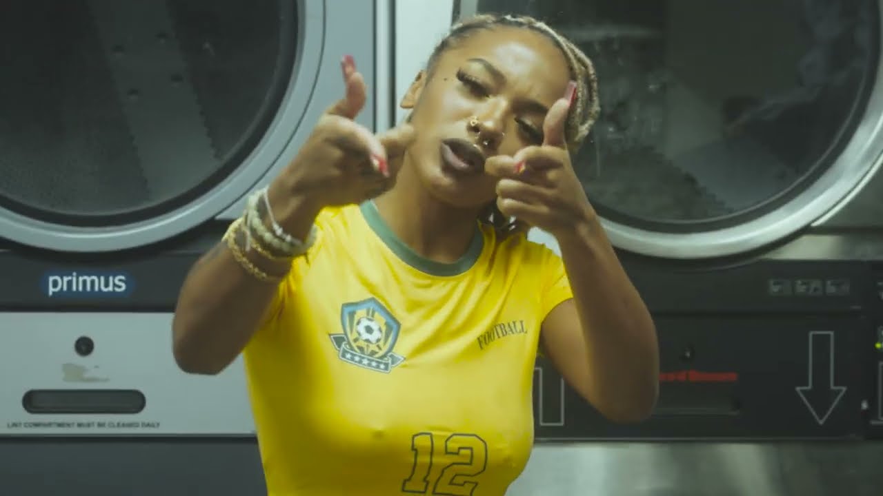 SASSY - TRASH FT MKZ03  (Clip Officiel)