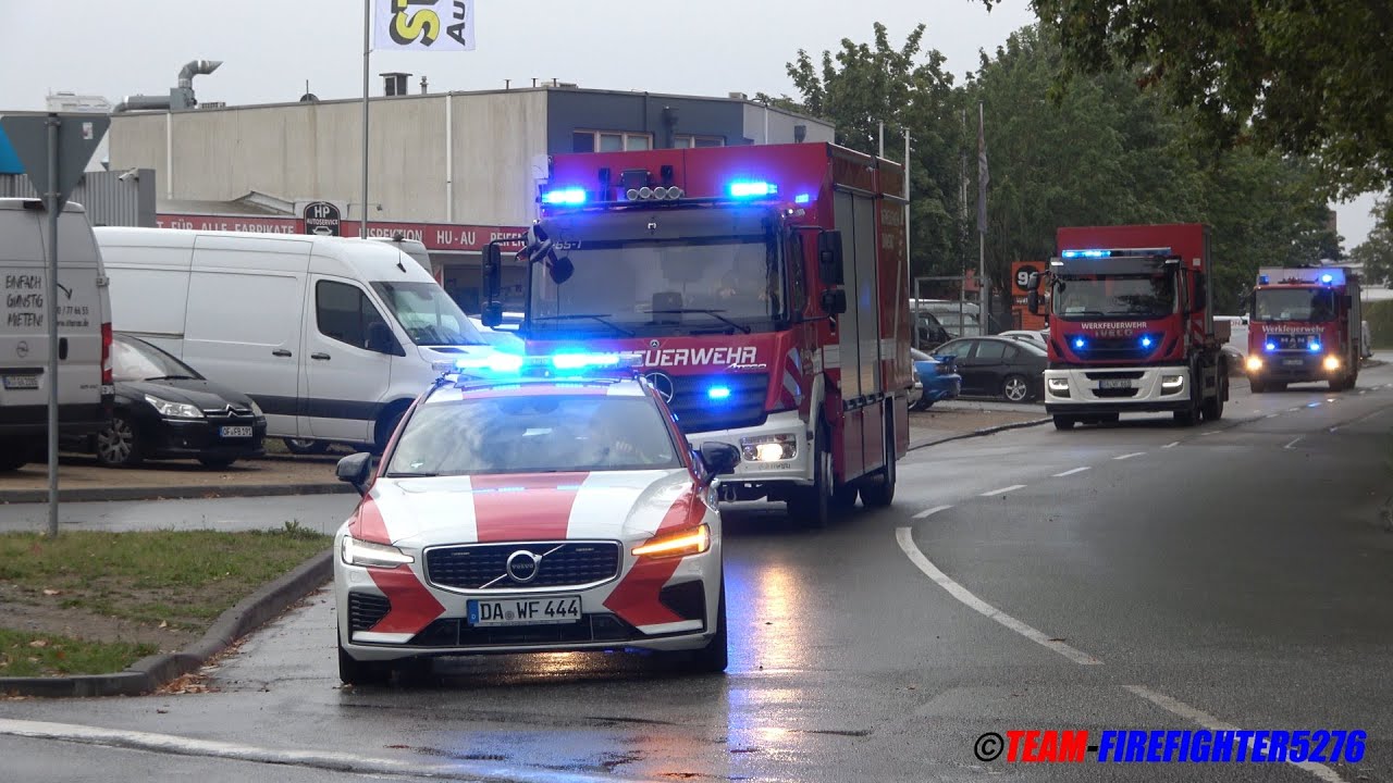 [Haupt- und Nebenamt im Einsatz] Werkfeuerwehr Evonik Darmstadt auf Alarmfahrt ins Werk Weiterstadt