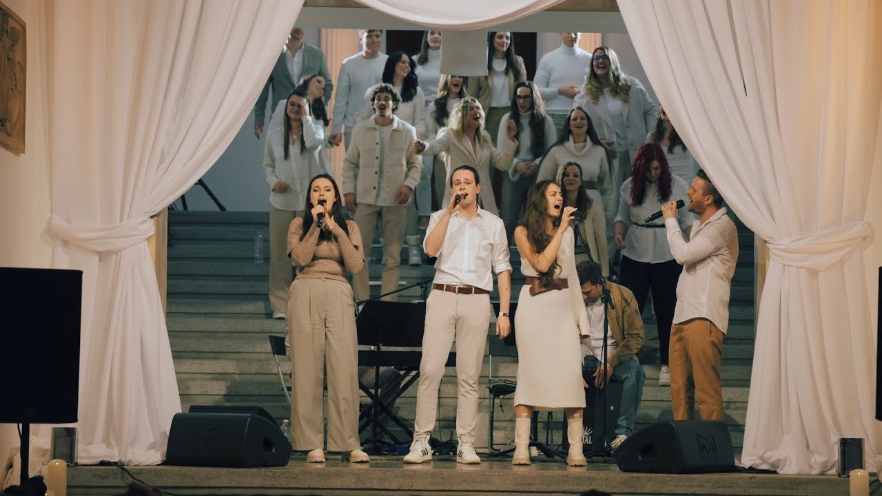 Magyar Hajnal Énekstúdió-Boros Bíborka, Kató Lilla, Szórádi Olivér, Kőhegyi Dávid-Holy Water cover