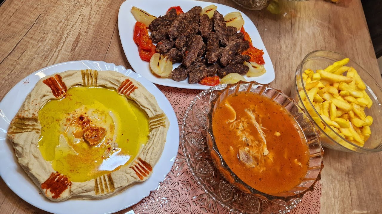 شوربة دجاج بالشعيرية وكفتة مشوية بالفرن | وصفة سهلة وسريعة للعشاء🇱🇧|Hühnersuppe mit Nudeln und Kufta