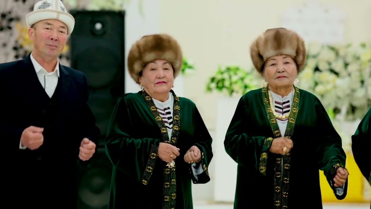 Талым кыз менен Көбөктүн айтышы.
