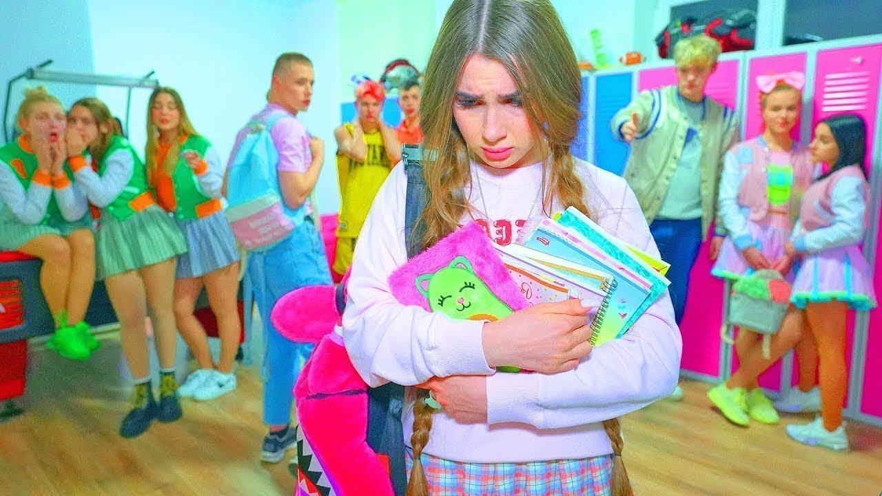 MAMA A CITIT JURNALUL PERSONAL AL DIANEI 😥 Toată lumea i-a întors spatele Dianei!