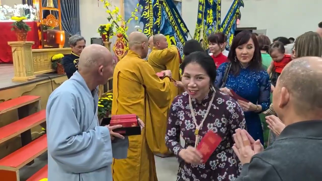 Đón Giao Thừa năm Bính Ngọ