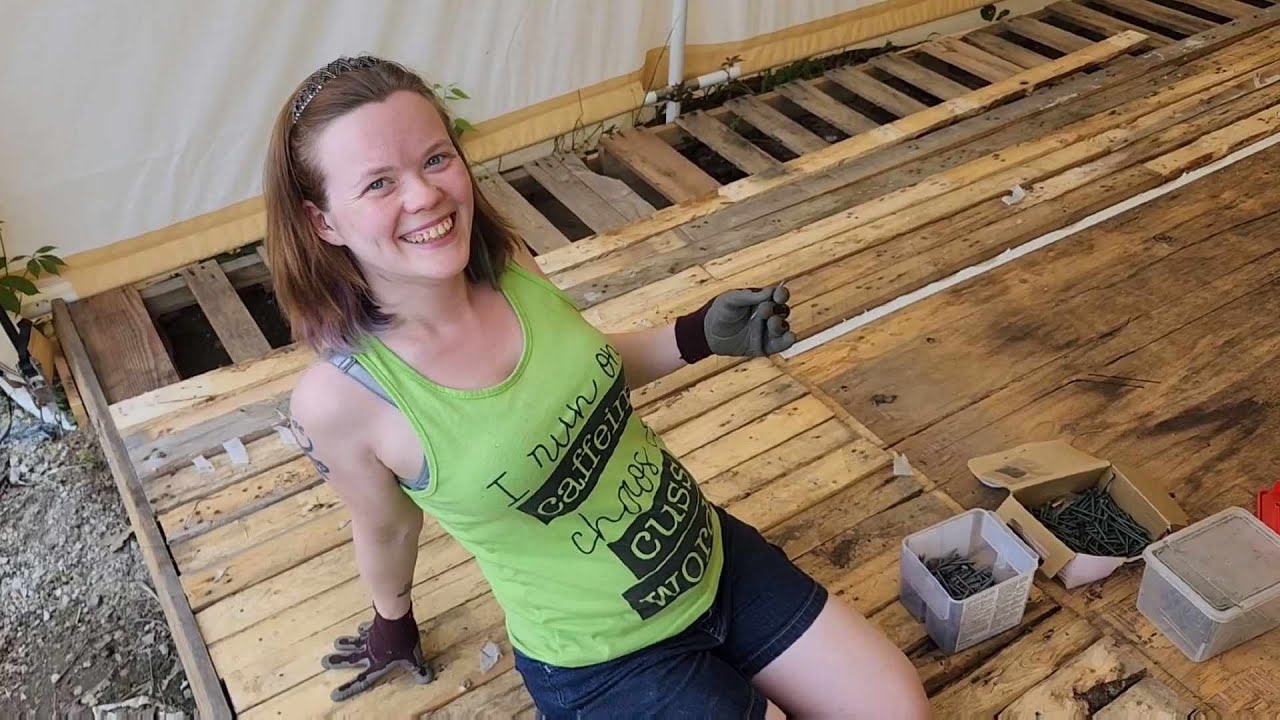 FREE Snowmobile Pallet Shed Floor DIY