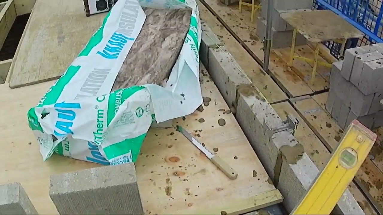 Blocklaying Uncut