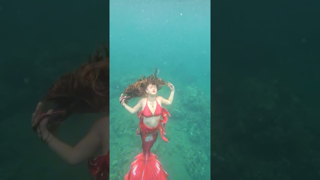 Mermaid playing with her buoyancy #shorts #freediving #mermaidcommunity