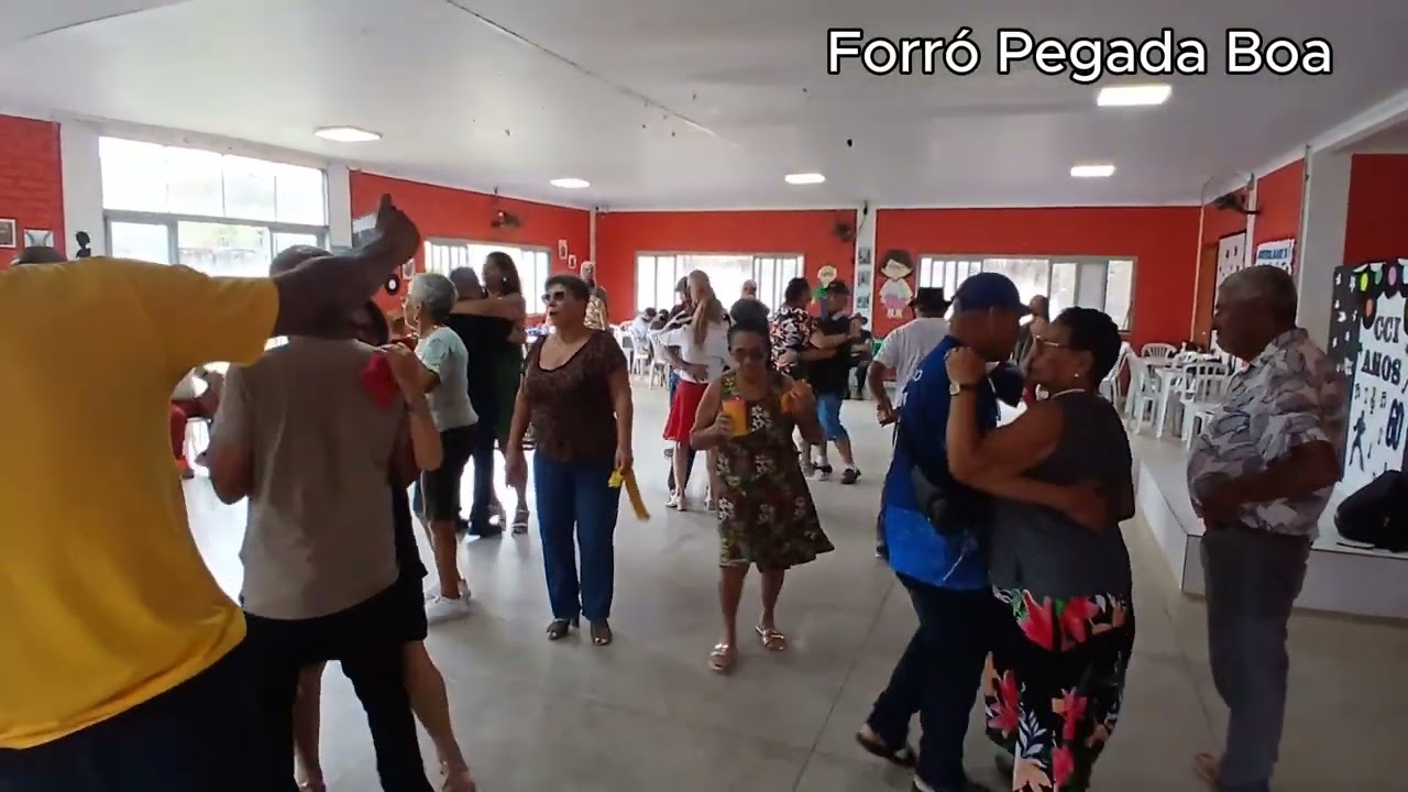 Toque o Forró/Pé Inchado/Menino de Vó/Ela Não Larga Eu - Forró Pegada Boa Ao Vivo