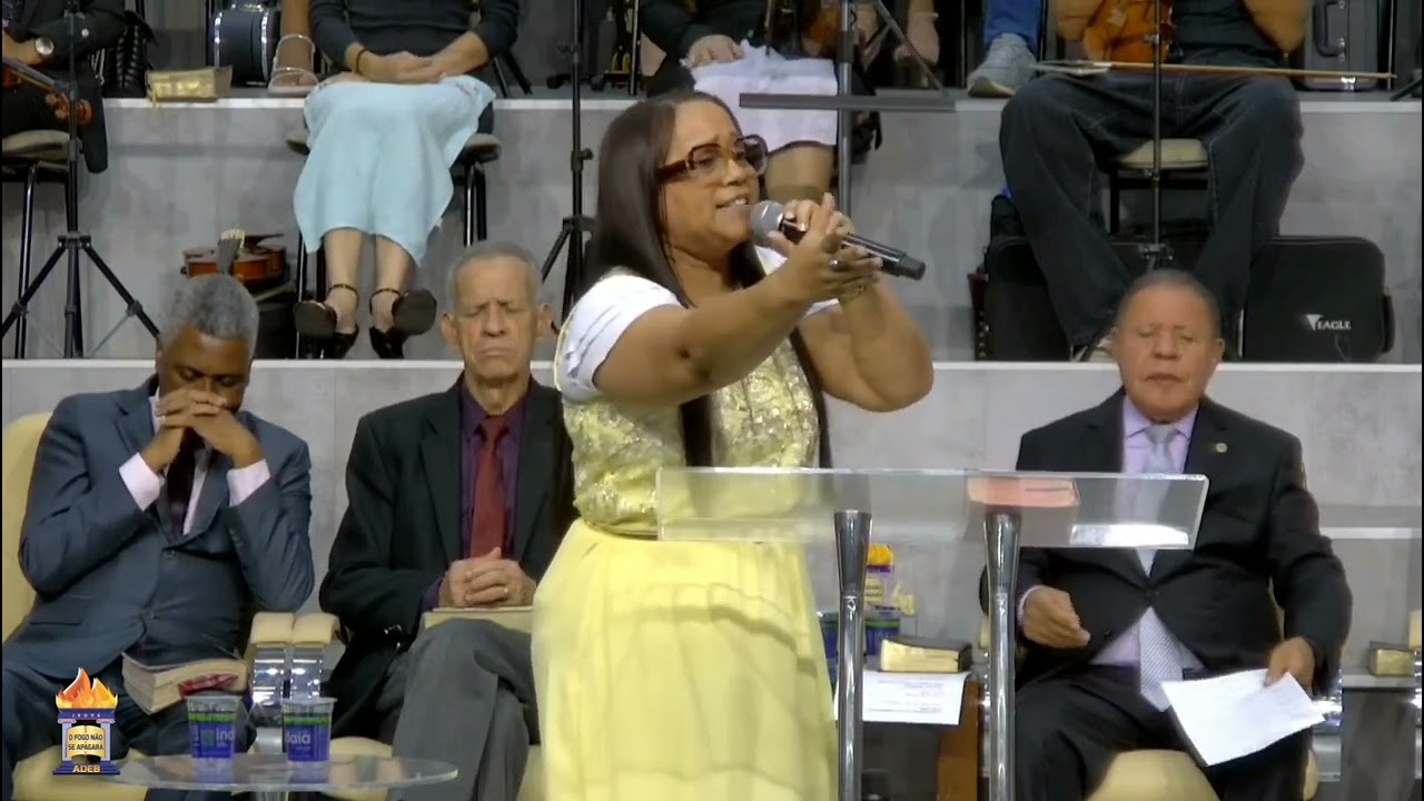 64 Anos da ADEB SEDE - Gerusa Barros canta EU SOU DEUS E NÃO HÁ OUTRO