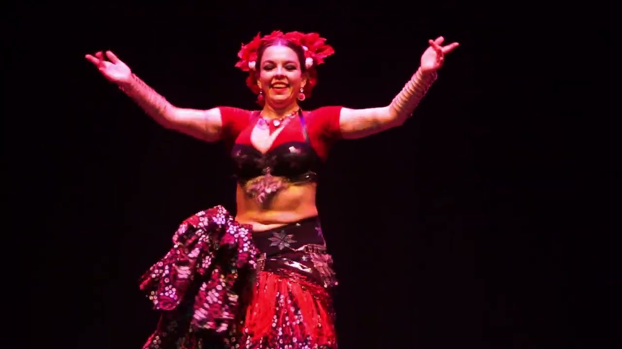 Laura Pérez - ATS (American Tribal Style) - Danza Tribal en Alcalá de Henares