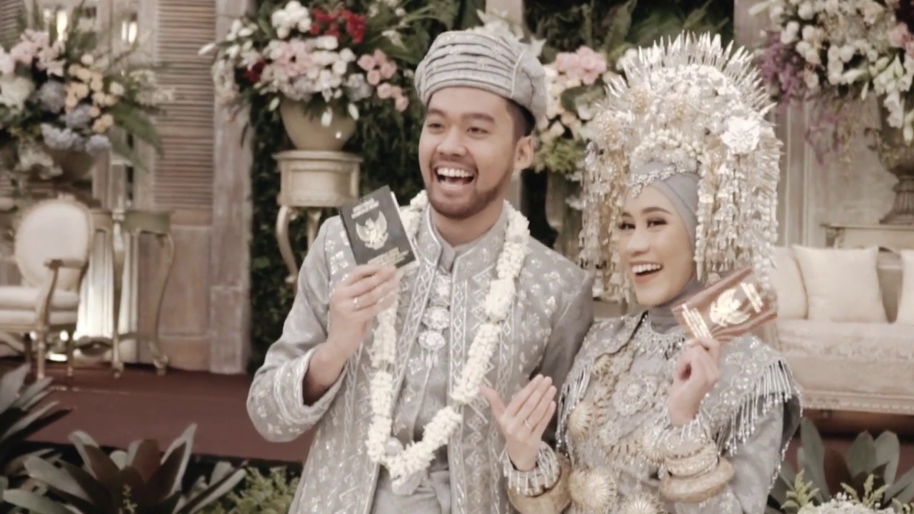Pernikahan Adat Minang (Akad) dan Sunda (Resepsi) Ceisy & Adit by IKK Wedding Indonesia (Mindfolks)