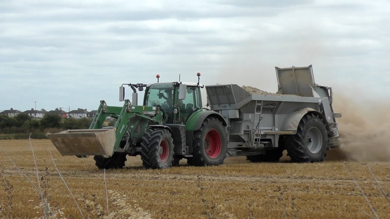 Lime Spreading with Fendt 724 & Custom Bunning Lowlander Spreader