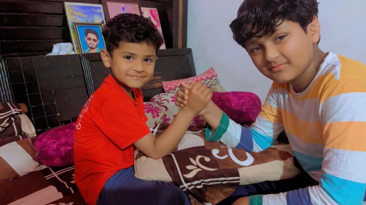 Samar and Pratham ne Panja ladya ha ha ha