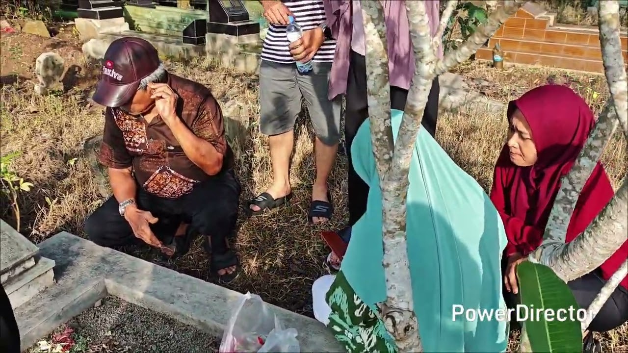Kewajiban Tradisi Menjelang Bulan Puasa || Nyekar Atau Ziarah Kubur. 