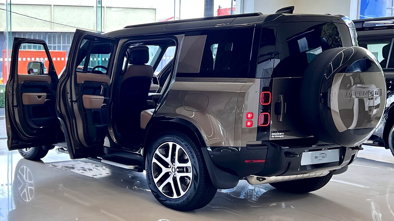 Новинка! Land Rover Defender 110 Hybrid 2026 года — суперпремиальный экстерьер и интерьер.