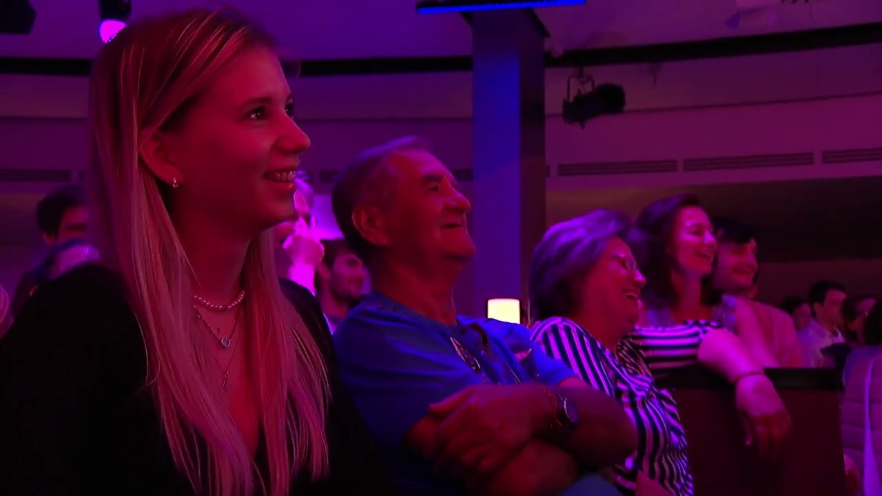 F&uuml;l&ouml;p Viktor: A csengő a tan&aacute;rnak sz&oacute;l? I.r&eacute;sz