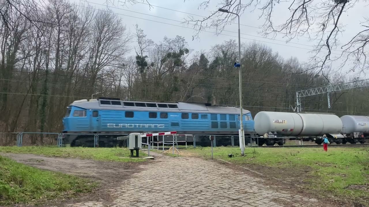 Szczecin Zdroje, ul. Letniskowa (a raczej jej przedłużenie), przejazd kolejowy, railway crossing, 4K