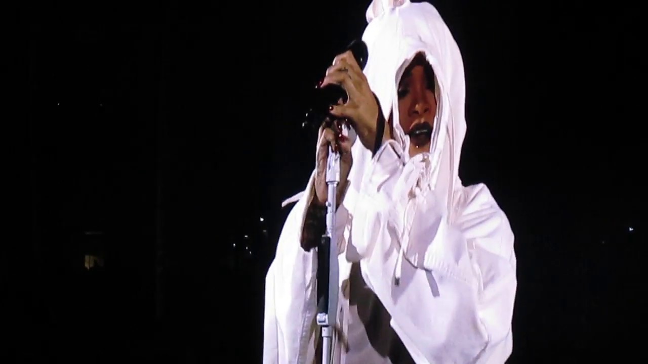 Rihanna | ANTI WORLD TOUR LILLE | Stay
