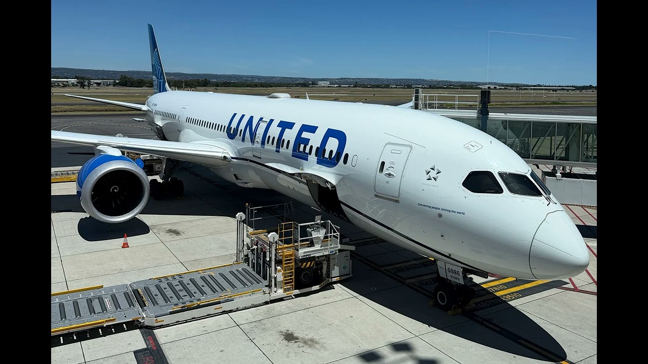 Airline Loyalty: Why I Switched From American to United