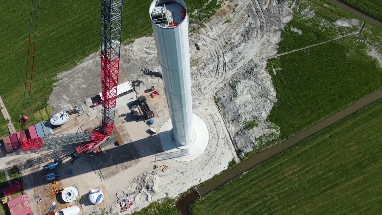 Kraan bouwen bij de afsluitdijk