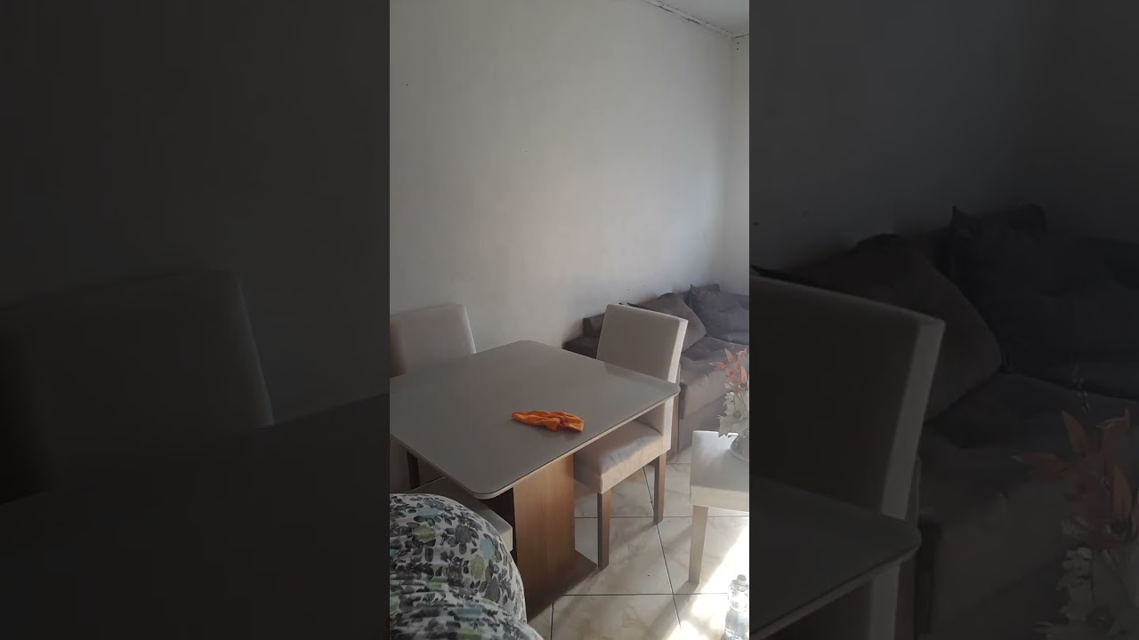 MOSTRANDO COMO SE LIMPA UMA MESA DE VIDRO