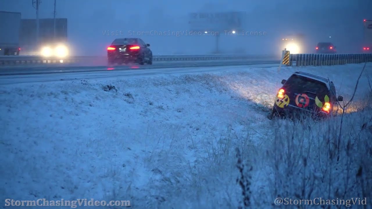 Winter Storm hits Indianapolis, IN  with heavy deep snow this morning - 1/25/2023