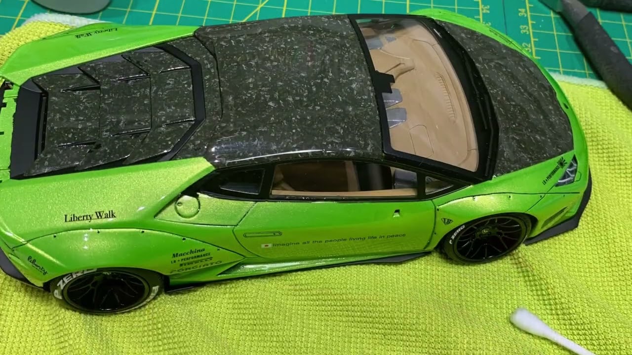 Aoshima Liberty walk huracan 1/24