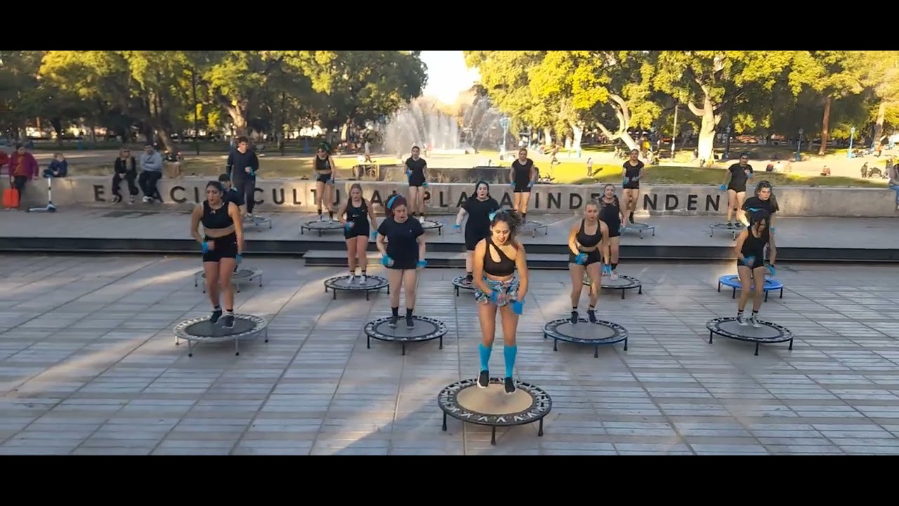 La Conga (remix) #jump #jumping #jumpers #jumpersfit