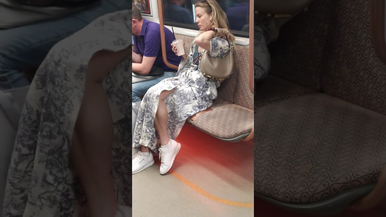 Moments of life in a subway car.Rate the story and come up with a title for the video.Your comments: