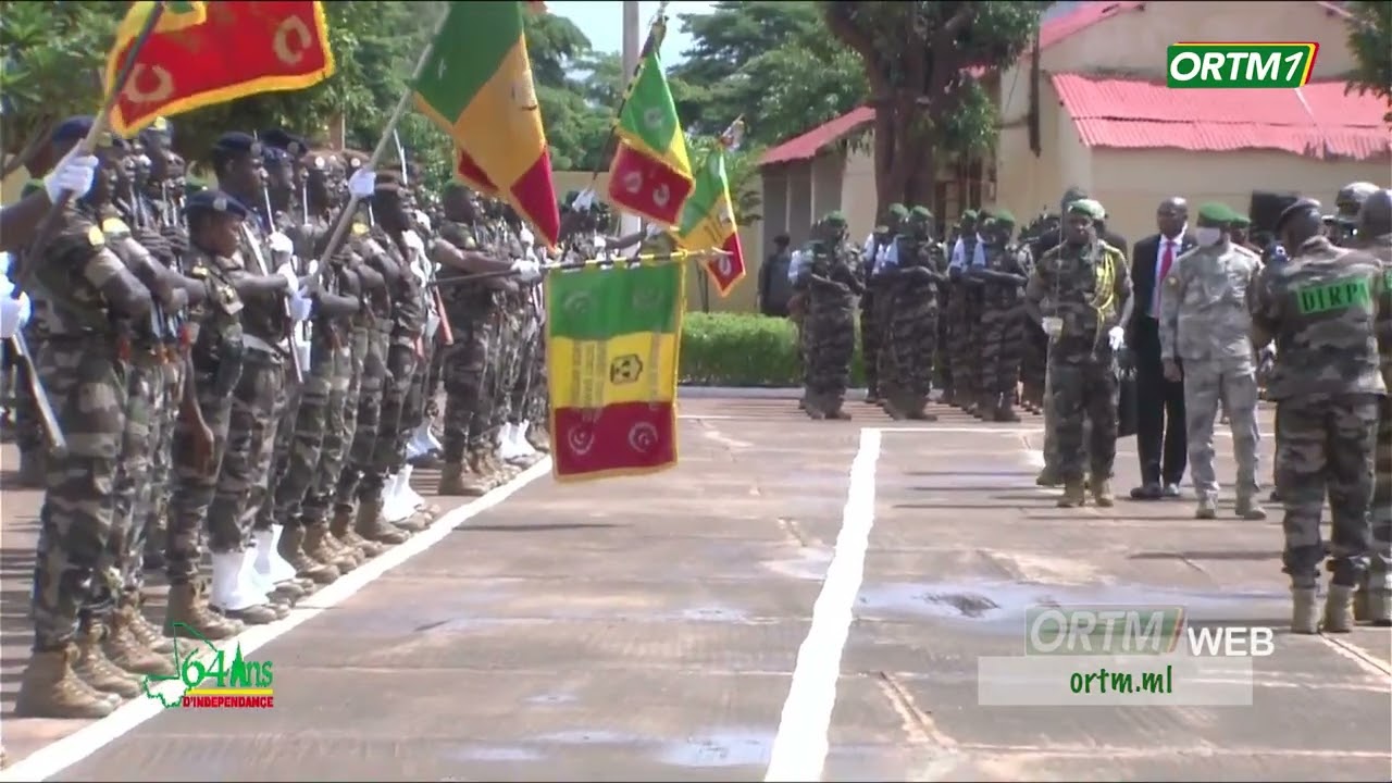 Indépendance_64ans | Le Président de la Transition Col Assimi GOÏTA a procédé à la revue des troupes