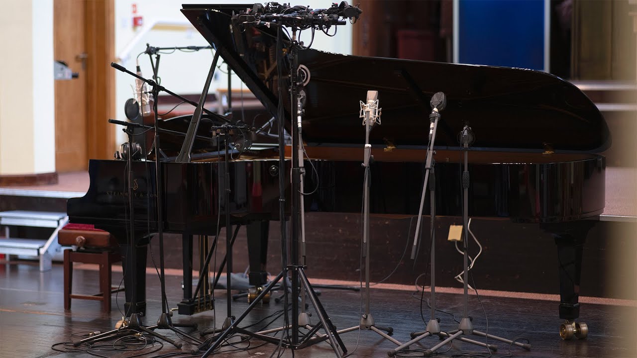 Grand Piano Microphone Arrays Comparison