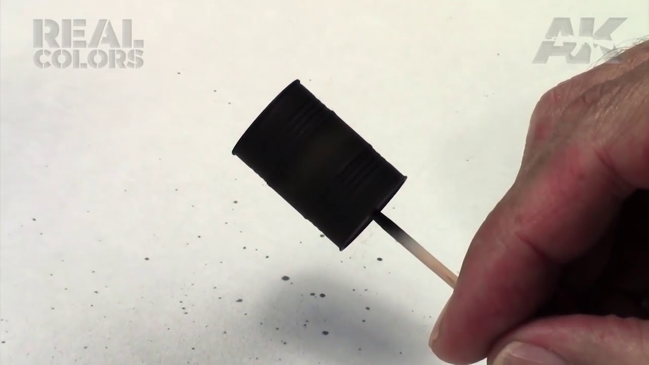 REAL COLORS: RESISTANCE TEST  Applying the chipping fluid || ENG