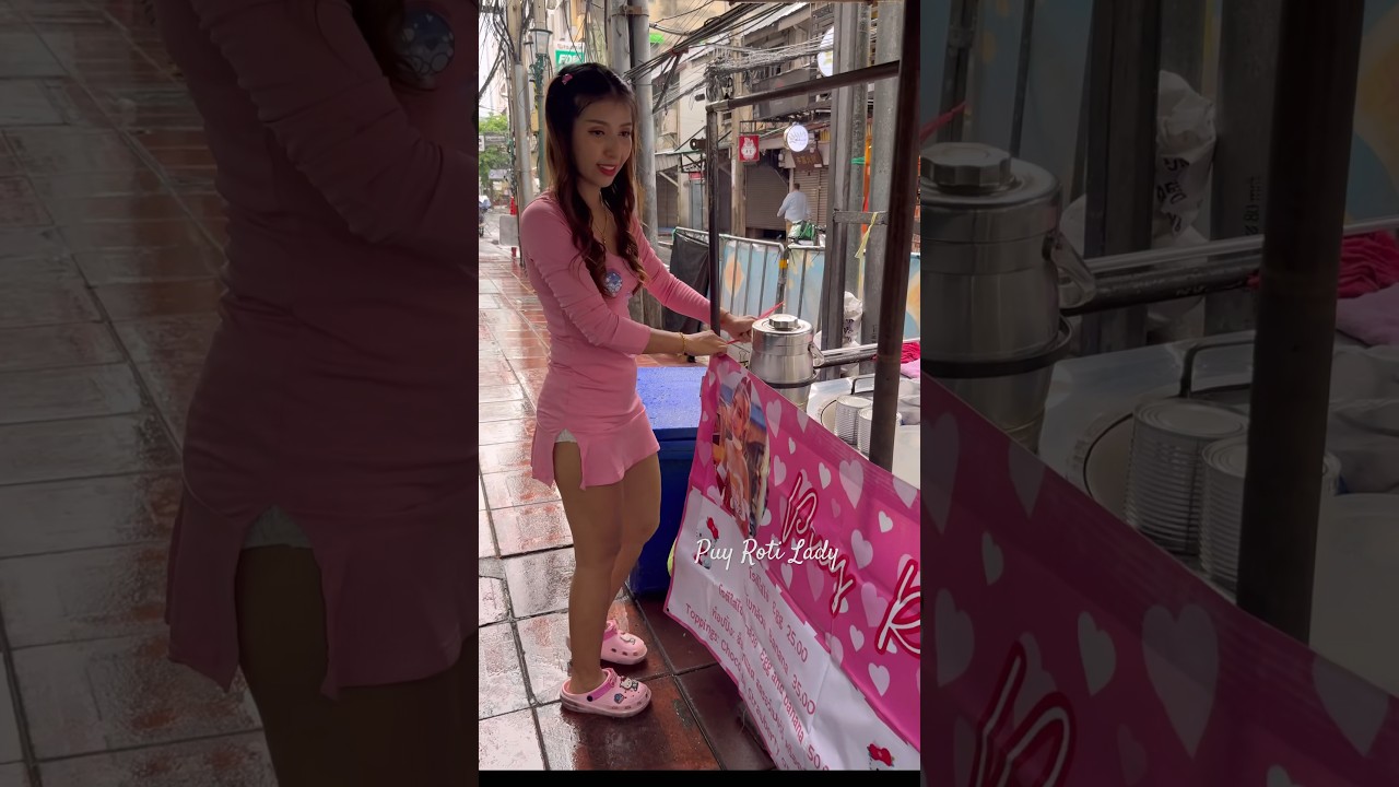 Preparing to open the shop on a rainy day - Thai Street Food #shorts