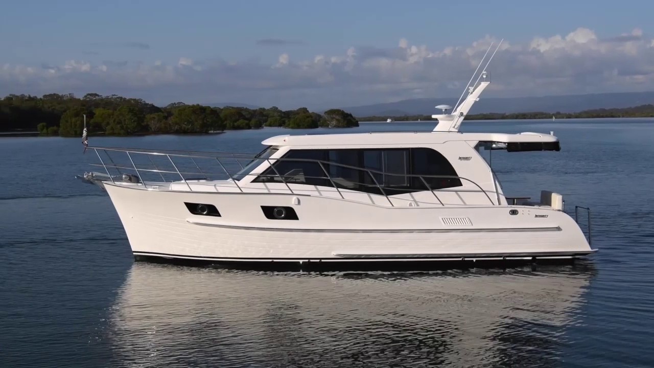 Integrity Motor Yacht's 320 Express