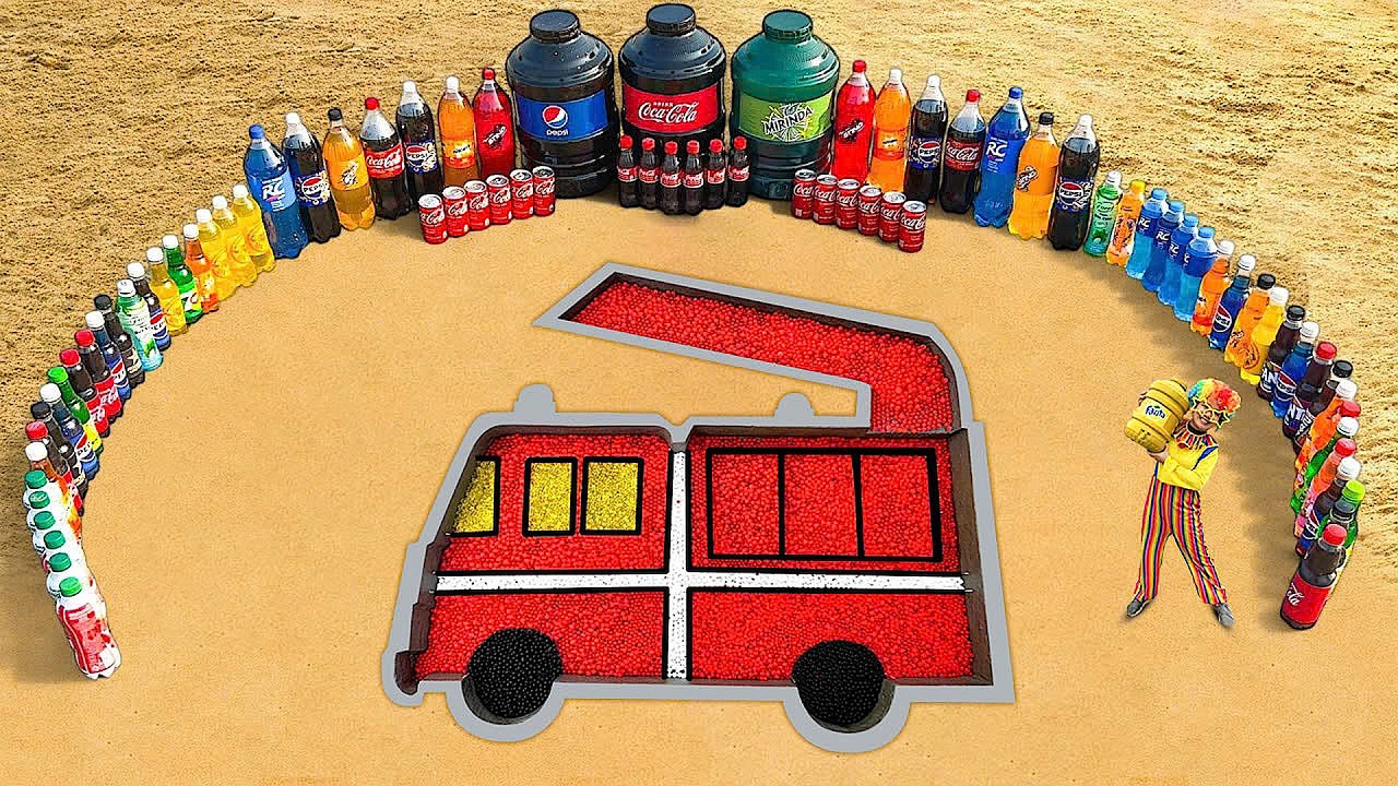 Как сделать пожарную машину из Orbeez, гигантских воздушных шаров, Coca-Cola, Mountain Dew, Pepsi...