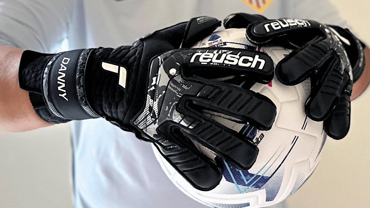 Reusch ATTRAKT INFINITY RESISTOR ADAPTIVEFLEX Goalkeeper Gloves