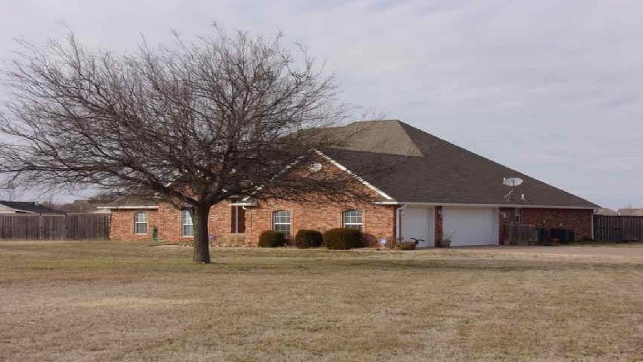 14354 SW Lee Blvd., Cache, OK Presented by Shelly Milligan.