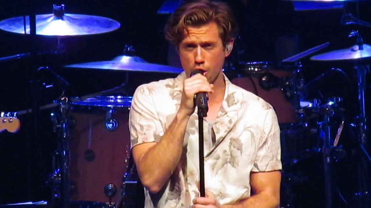 One Song Glory (Rent) - Aaron Tveit (Paramount, Huntington NY) 2/25/17