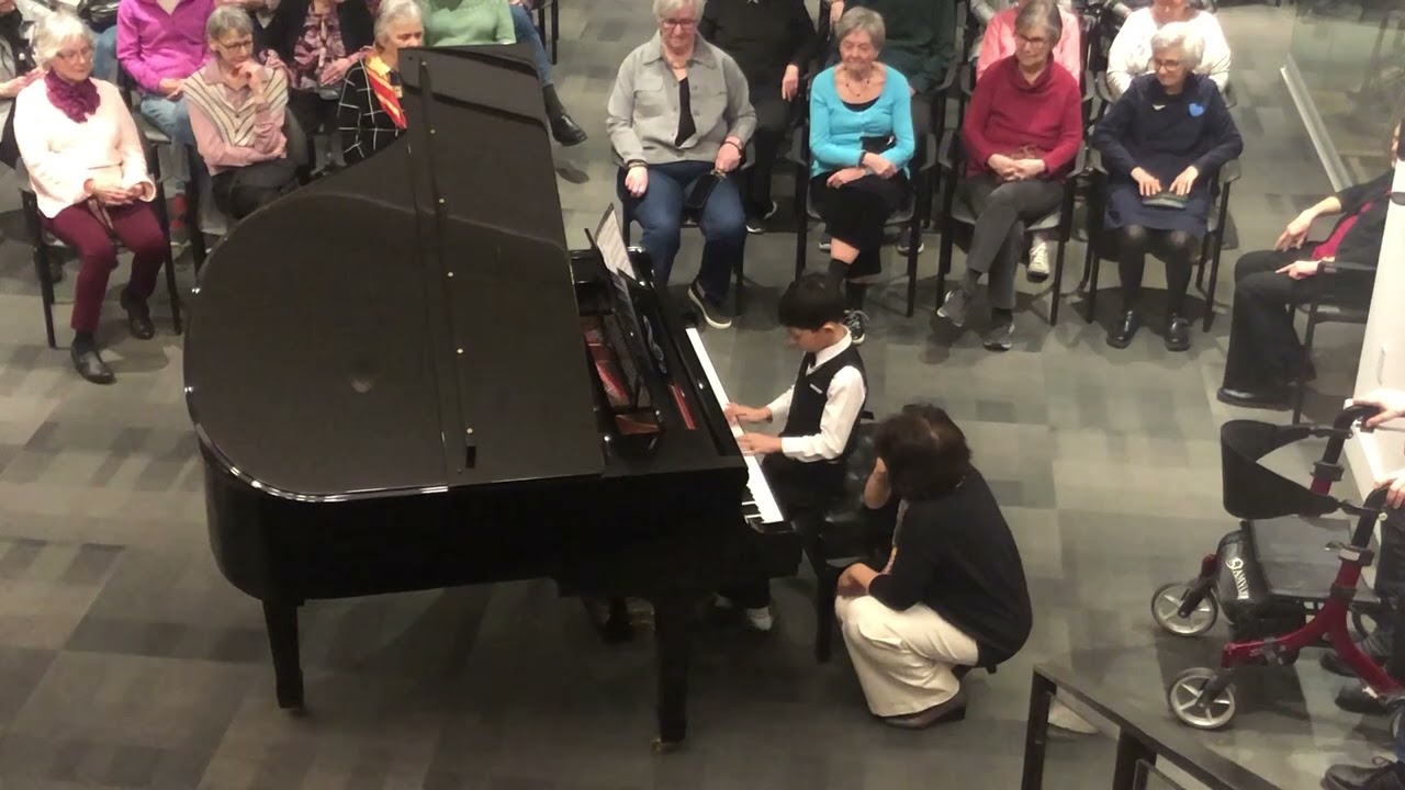 Filex  Wang performs Hungarian Rhapsody