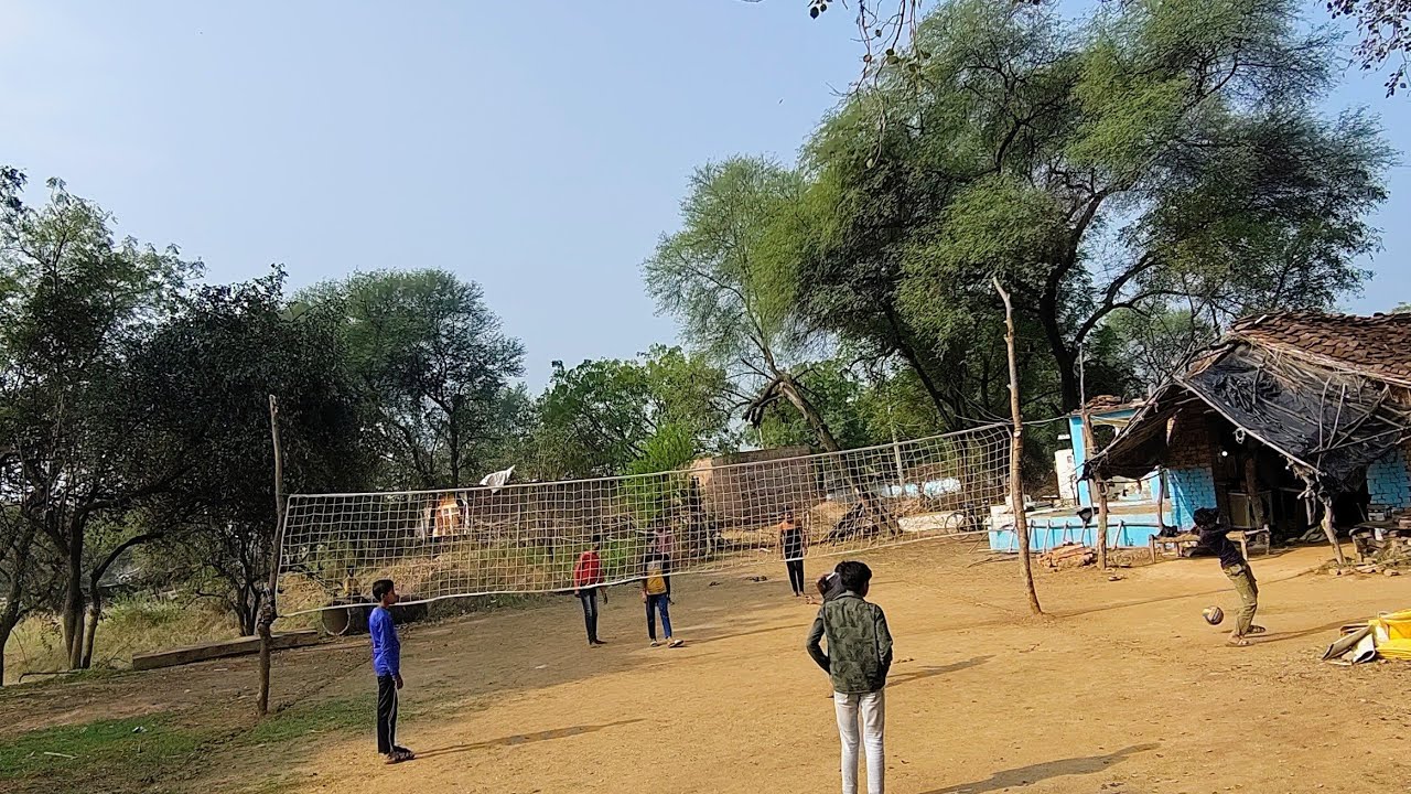 Volleyball bacchon ka match