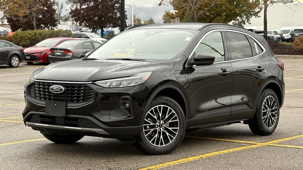 New 2026 Ford Escape PHEV in Agate Black Metallic | Barrie Ford