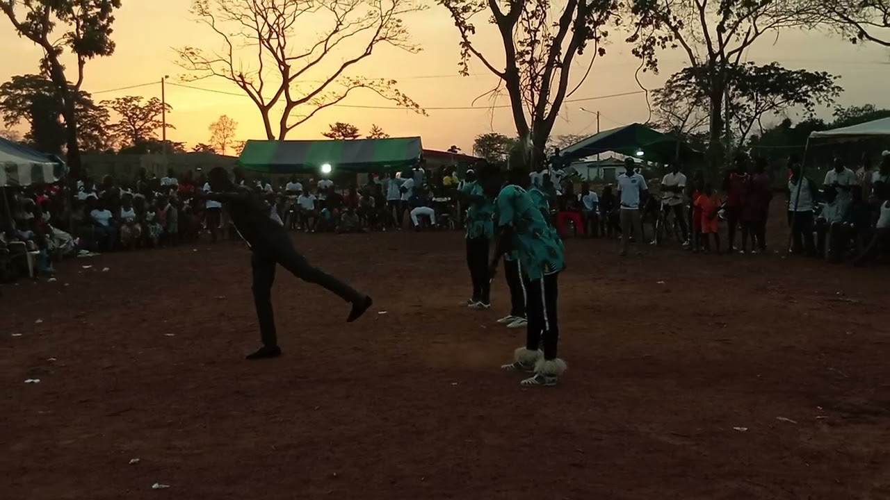 chantre Dimitri au festival adjalai kPa international de gbêkê. 0757202323