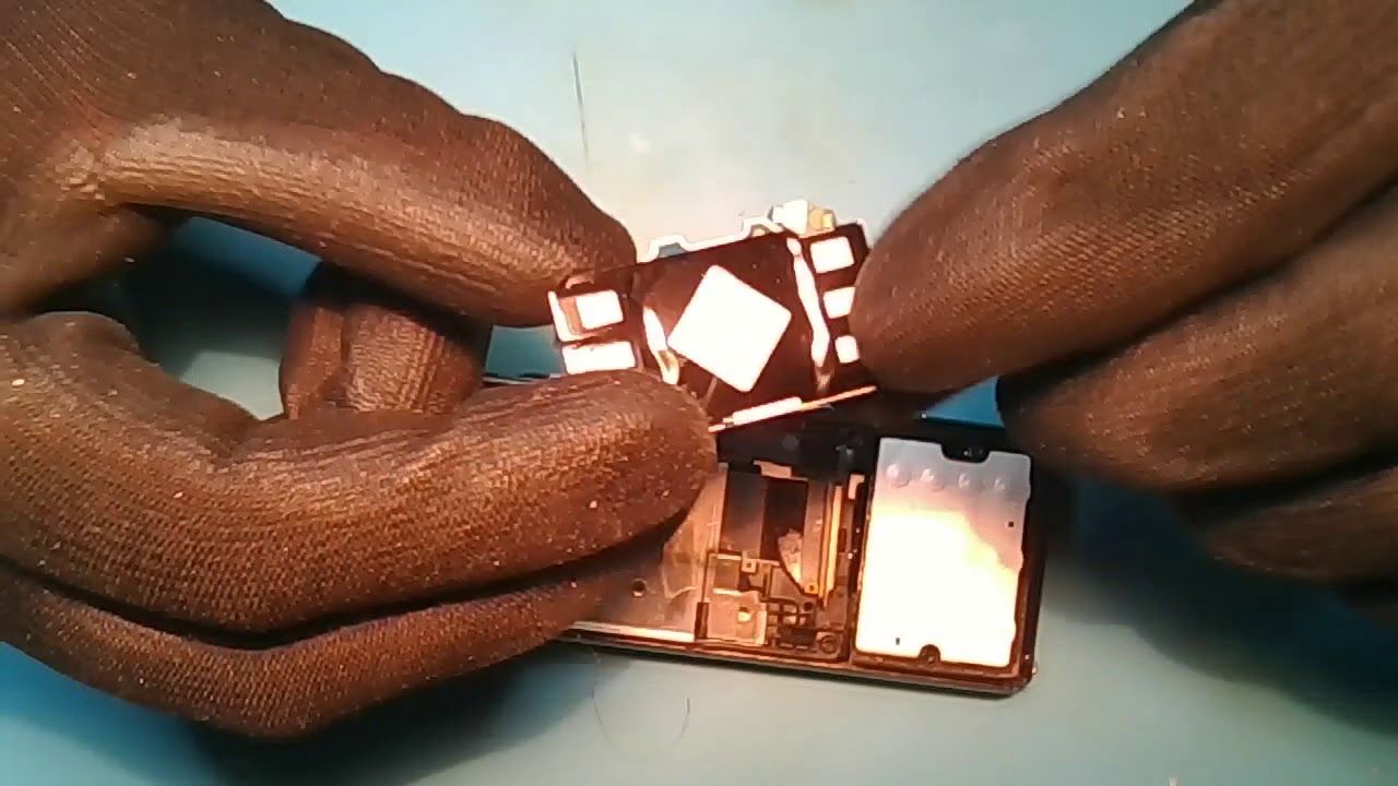 Sony Ericsson C905 (Cyber-Shot) - Reassembly