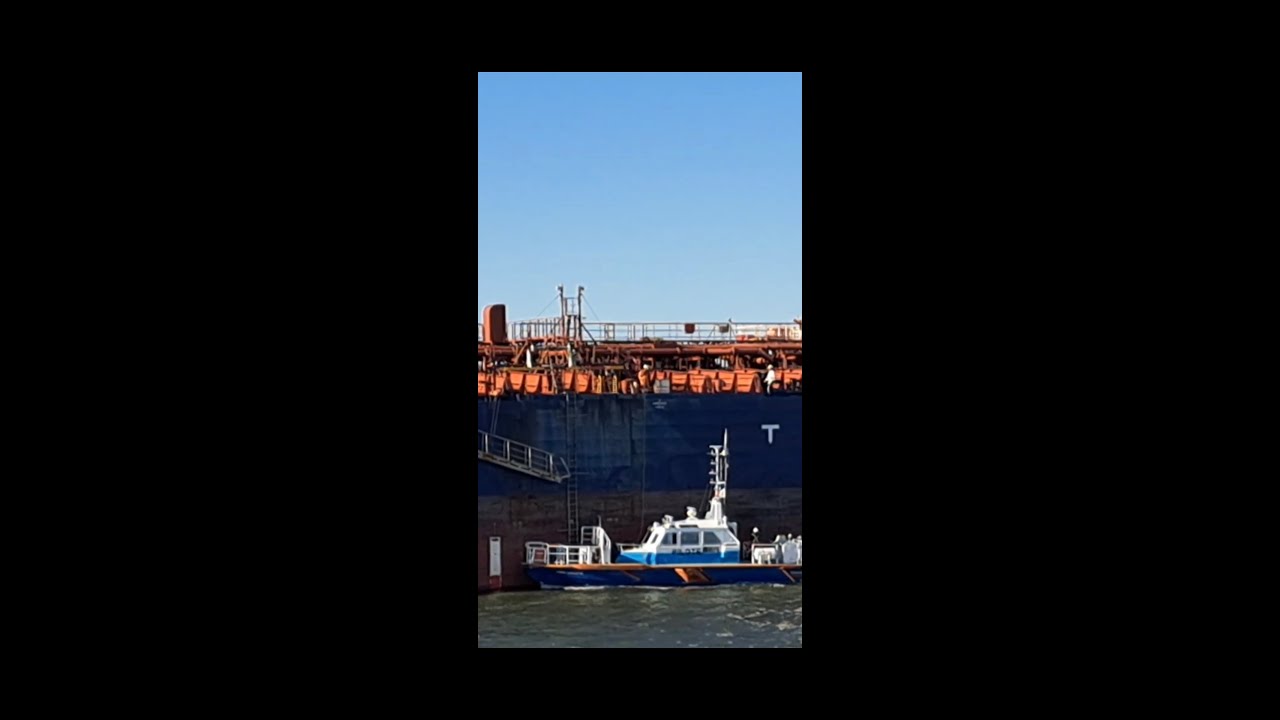 how does the pilot get onboard to huge tanker ship