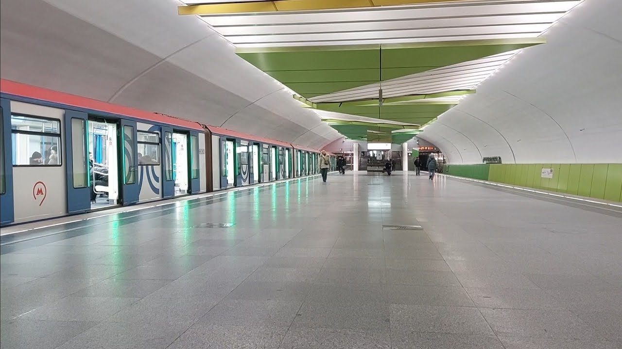 Станция метро 