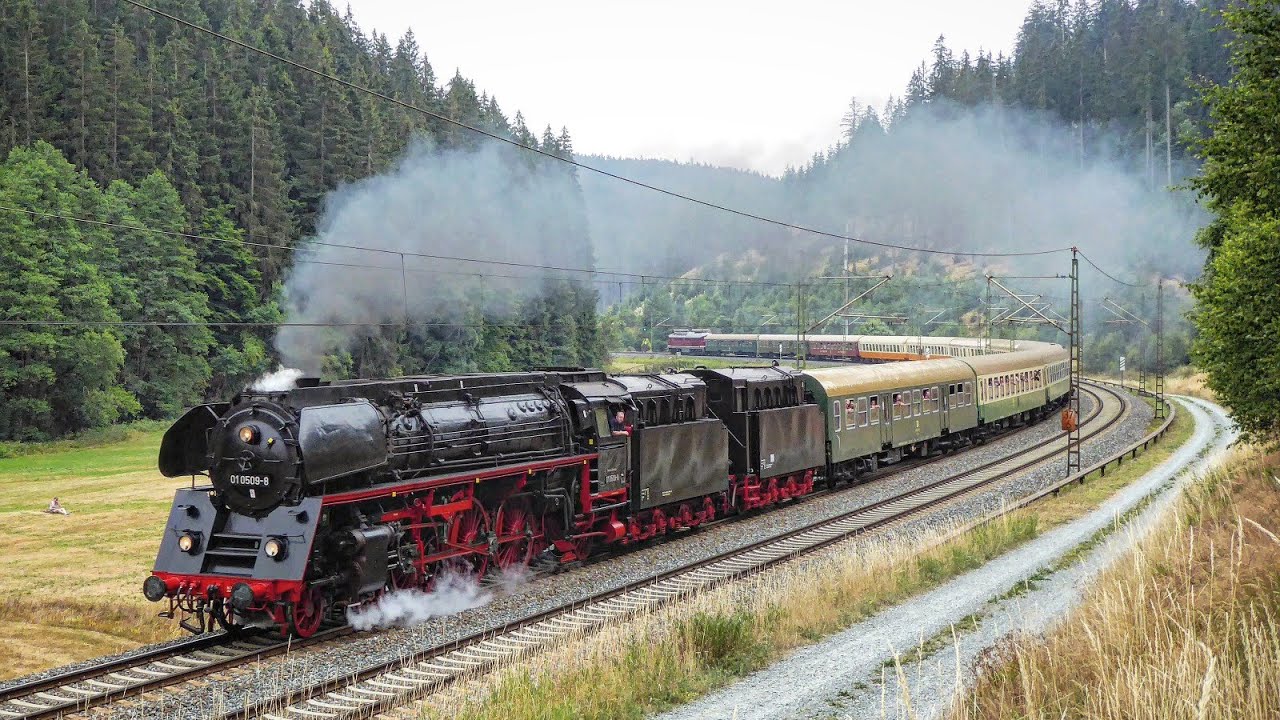 Sonderzug der Sonneberger Eisenbahnfreunde nach Dresden mit 01 0509-8 und 132 334-4 am 23.07.2022