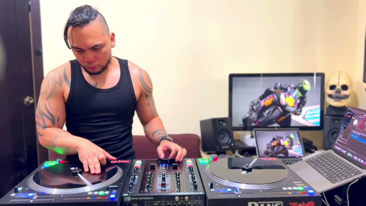 🎶 it's only monday... 🎵 just had to get this LSS remix out of my head. - DJ Arpee Ong