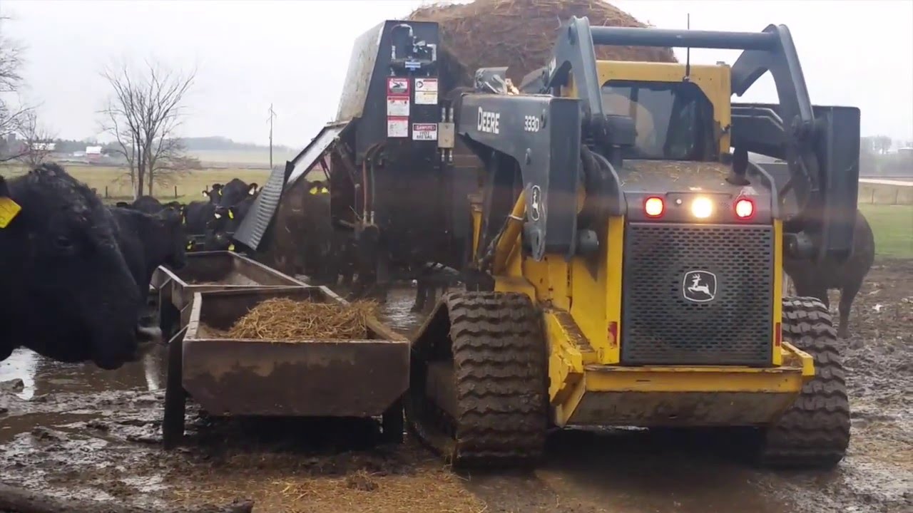 TOP-SPREAD Bunk Feeding