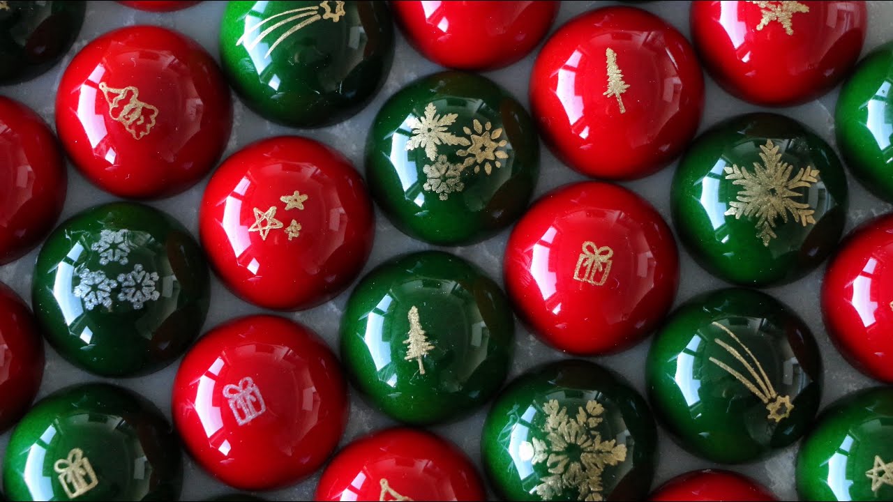 Holiday Chocolate Bonbon Design | Edible Gold and Silver Stamp Technique