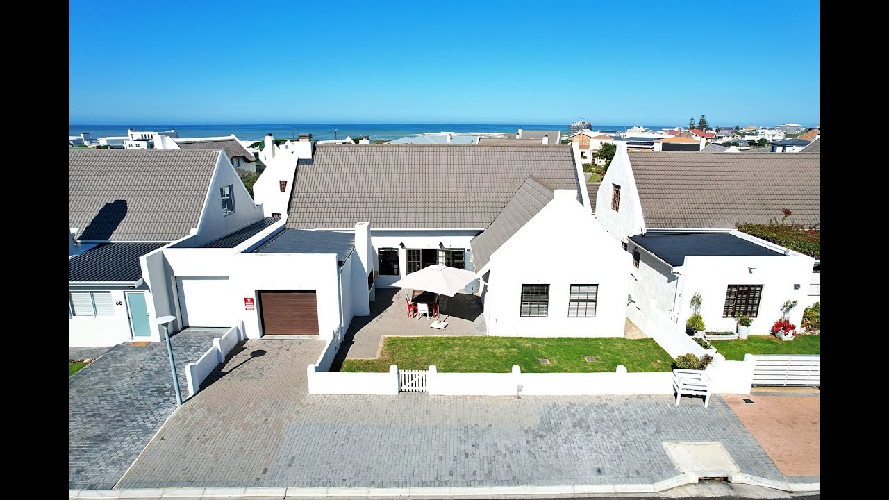 40 Freesia - Struisbaai Property For Sale!